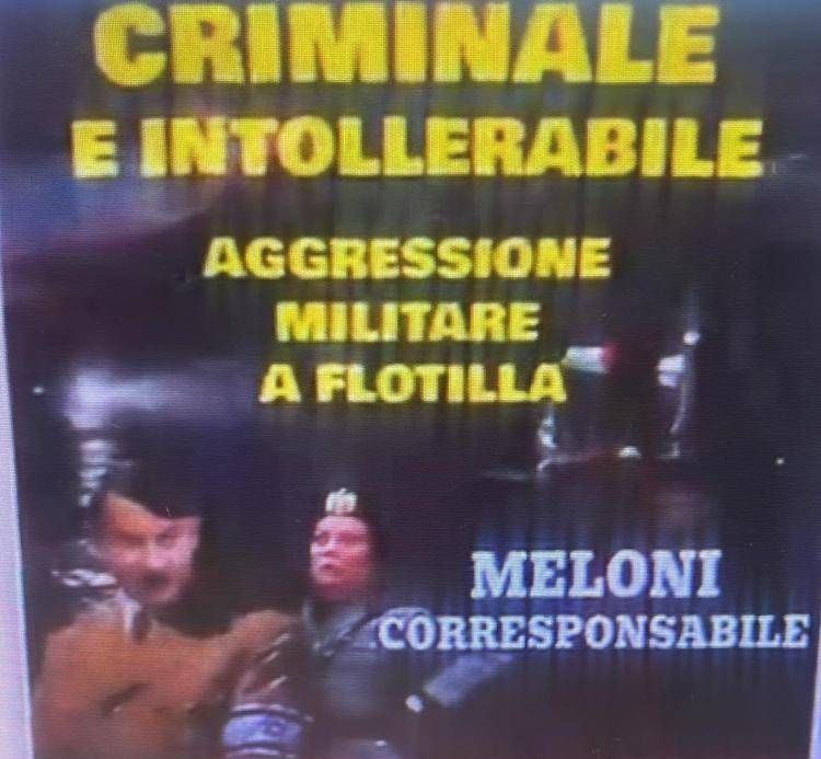 Al corteo di Milano fotomontaggio choc con Meloni vestita da gerarca nazista