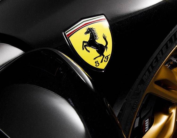 Ferrari elettrica, e non solo: 4 nuovi modelli l'anno e ricavi a 9 miliardi entro il 2030
