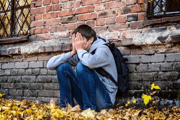 adolescente_triste_crisi_canva image Dissociazione, il meccanismo (di difesa) che colpisce sempre più adolescenti