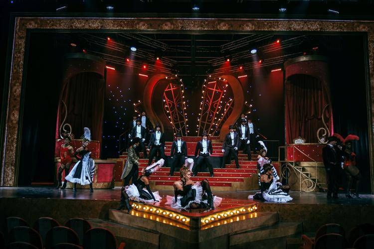 Una scena di 'Moulin Rouge! Il Musical' diretto da Massimo Piparo in scena a Roma al Sistina Chapiteau