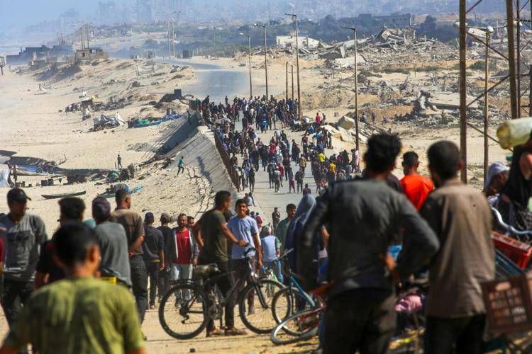 Palestinesi sfollati a Gaza - (Afp)