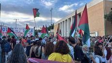 Effetto cortei, per produttori bandiere boom di richieste per quelle palestinesi