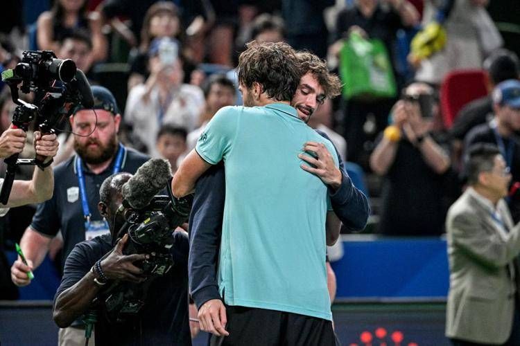 L'abbraccio tra Rinderknech e Vacherot - Afp