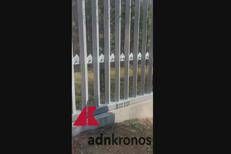 Polonia-Bielorussia, il soldato di Minsk riprende i giornalisti italiani in visita al confine - Video