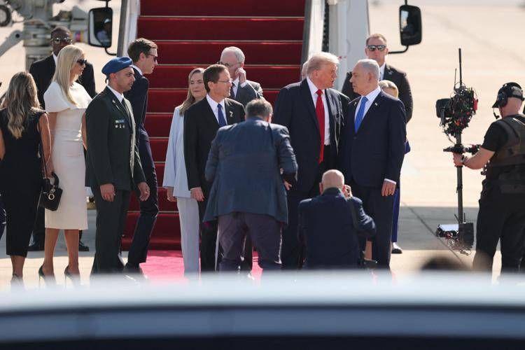 Trump al suo arrivo in Israele - (Afp)