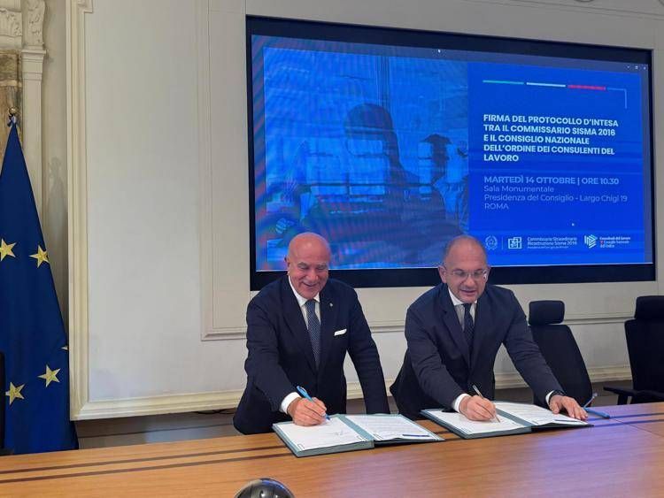 La firma del rinnovo del protocollo d'intesa