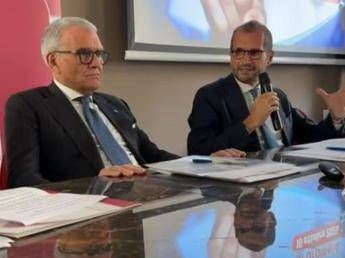 Antibiotico resistenza, urologi: "Ora nuova stagione di consapevolezza e responsabilità"