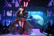 Lady Gaga sul palco del Mayhem Ball Tour (Samir Hussein/Getty Images for L)