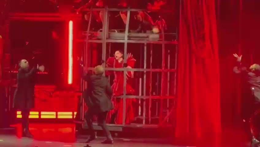 Lady Gaga, a Milano il suo ‘Mayhem Ball’ è un'opera Gothic Pop