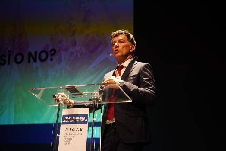 Marco Celani agli Stati generali degli affitti brevi organizzati da Aigab-associazione italiana gestori affitti brevi