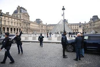 Louvre, Mercuri (Mic):