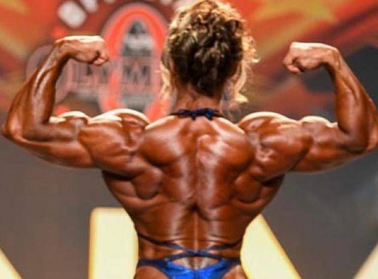 Una bodybuilder - (Fotogramma)