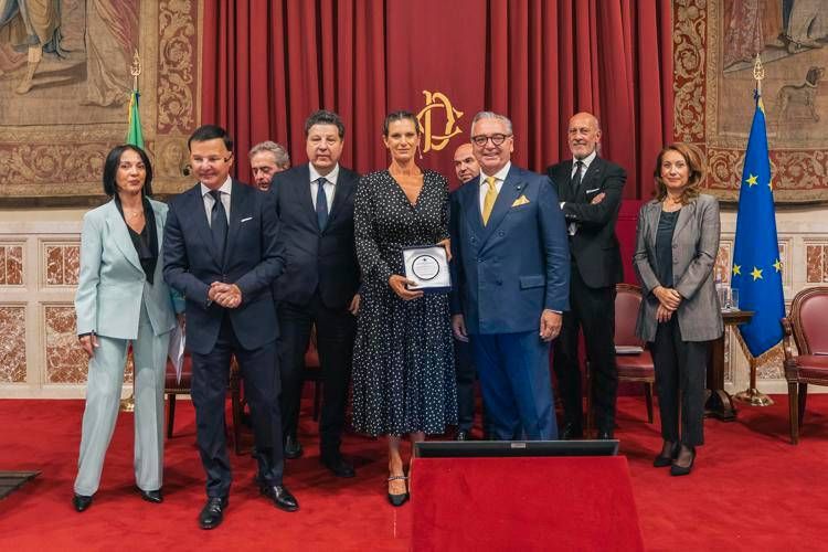 Veronica Berti Bocelli riceve a Montecitorio il Confassociazioni Award 2025