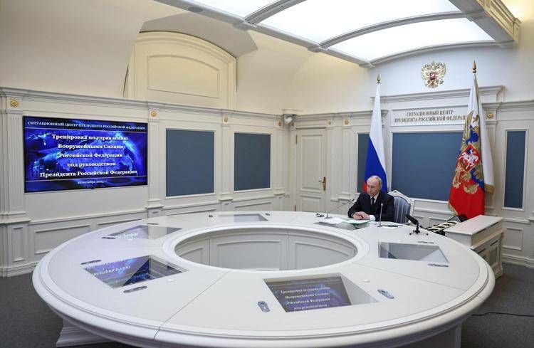 Putin segue in diretta le esercitazioni nucleari russe - Afp