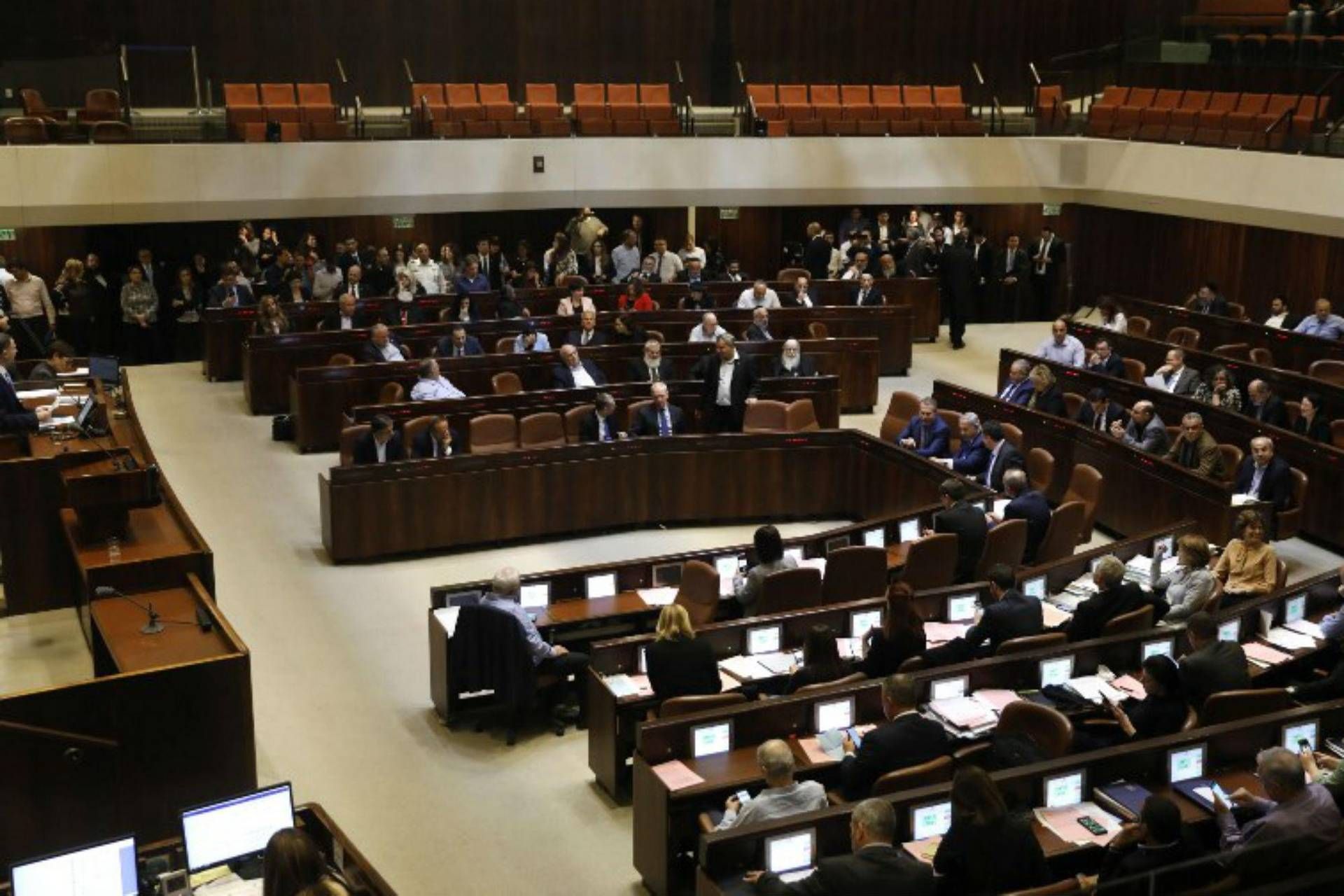 Israele approva annessione Cisgiordania. Vance: "Non lo permetteremo", Rubio: "Tregua a rischio"
