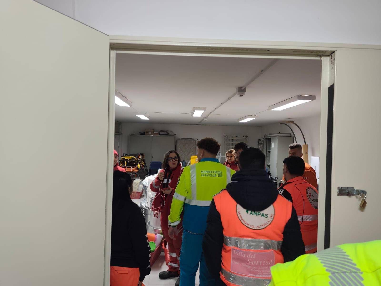 Terremoto in Irpinia, sindaco Montefredane: "Allestiti due punti accoglienza, in centro caduti calcinacci"