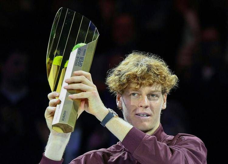 sinner_vienna_afp image Jannik Sinner e il trofeo di Vienna - Afp