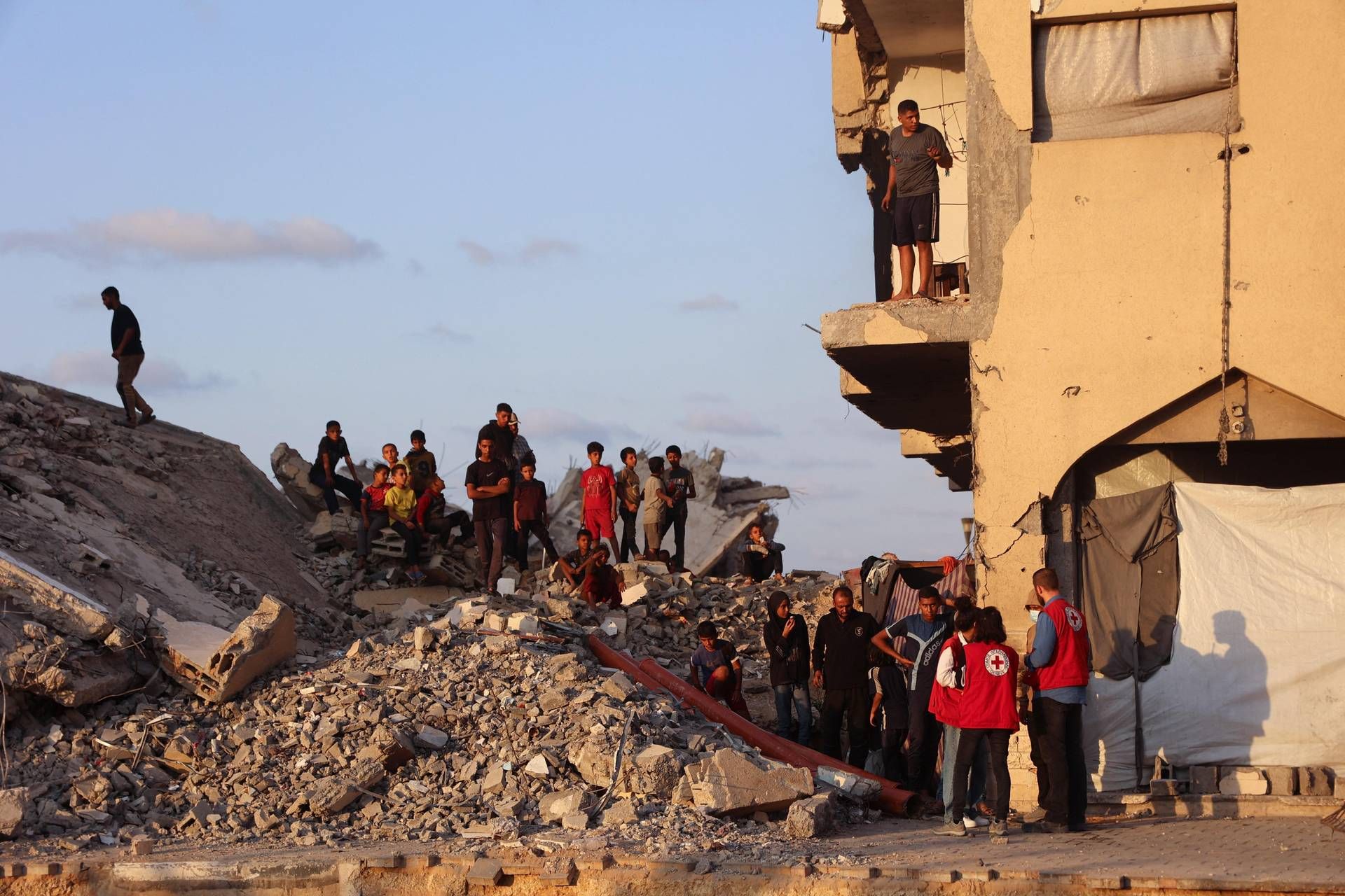 Gaza, media: "Israele non sa dove siano le salme di 4 dei 13 ostaggi ancora nella Striscia"