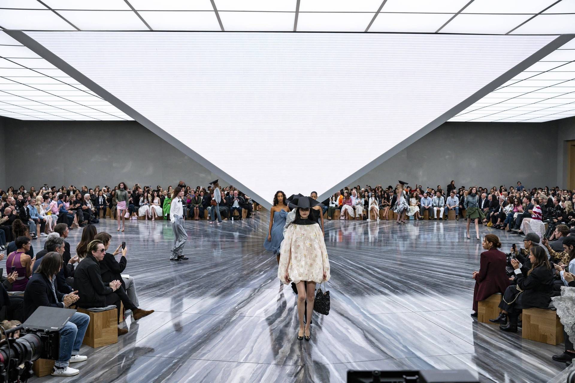 Il lusso cambia rotta, Prada ed Hermès tengono e Kering cerca la ripresa
