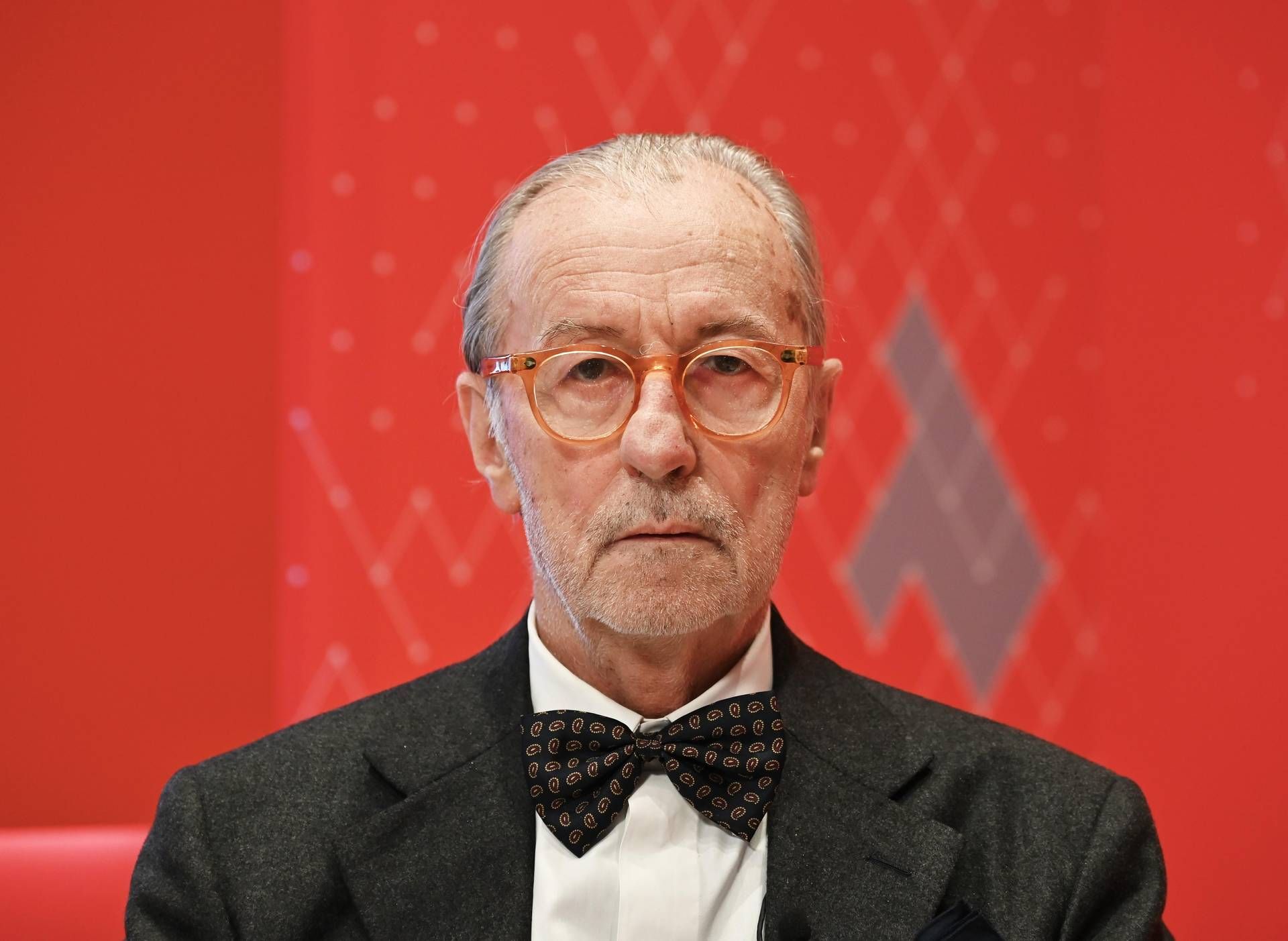Vittorio Feltri, aggredito sotto casa a Milano: "Gli ho sferrato un pugno mostruoso"