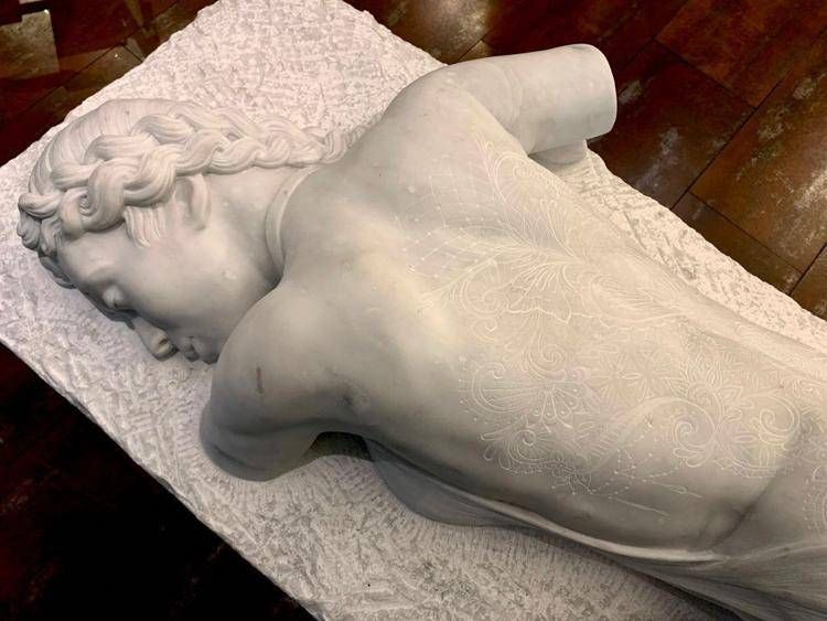 Marco-Manzo_Tatuaggio-su-marmo