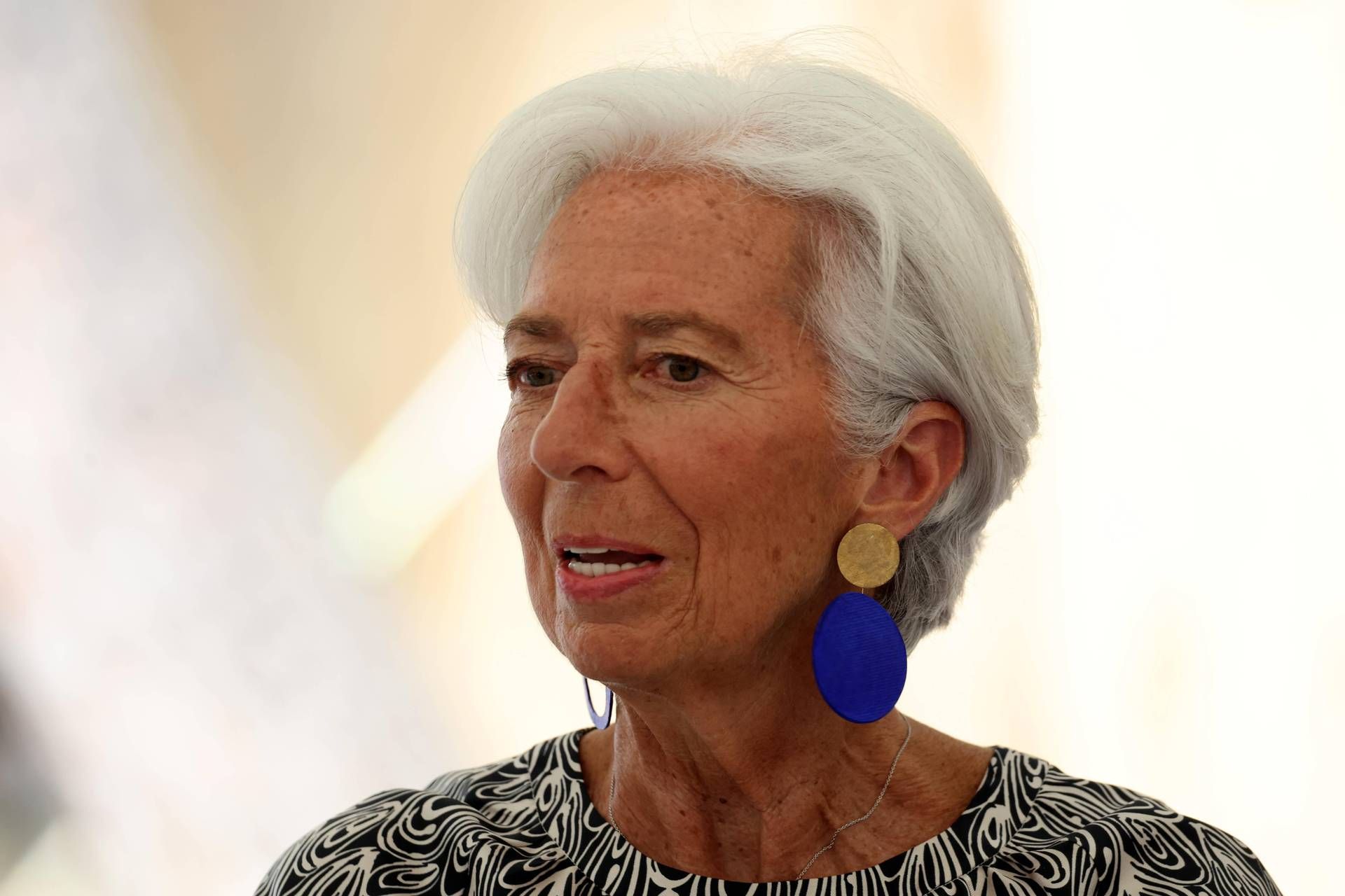 Lagarde a sorpresa visita il mercato di Firenze: "Prezzi del cibo ancora troppo alti"