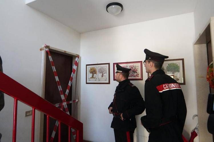 Femminicidio a Verona, carabinieri sul luogo dell'omicidio - Fotogramma /Ipa