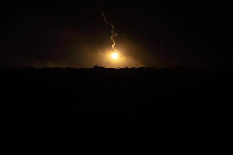 Gaza nella notte - (Afp)