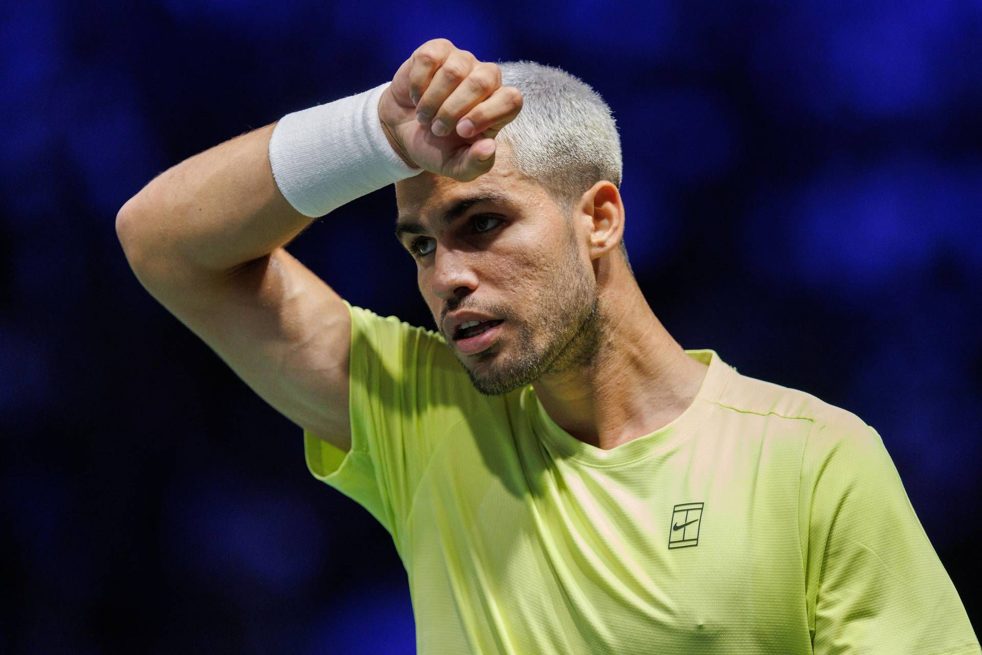 “Sto sbagliando tutto”, qui Alcaraz è stato eliminato da Parigi. Il video dello sfogo