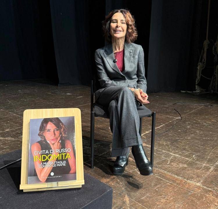 'Indomita, la mia battaglia contro le mafie', il libro di Civita di Russo per sensibilizzare la cittadinanza
