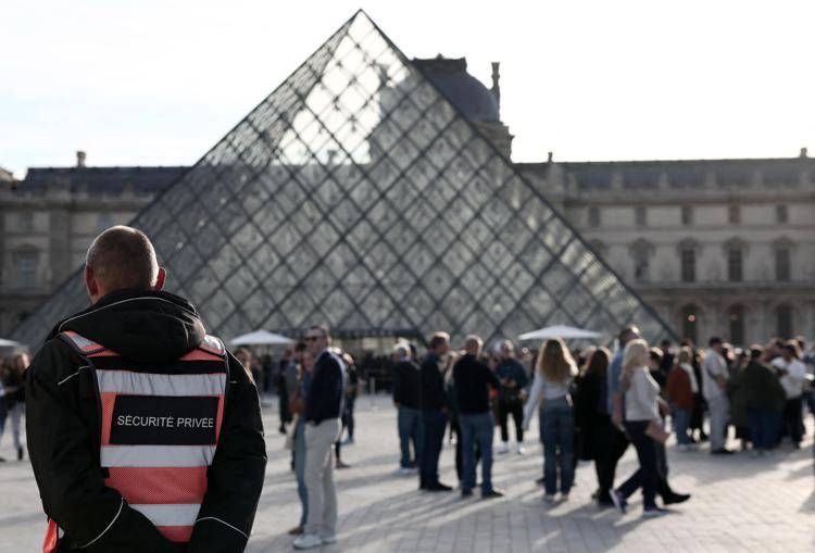 louvre_polizia_afp image Il museo del Louvre - (Afp)