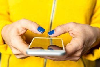 mani_telefono_social_canva