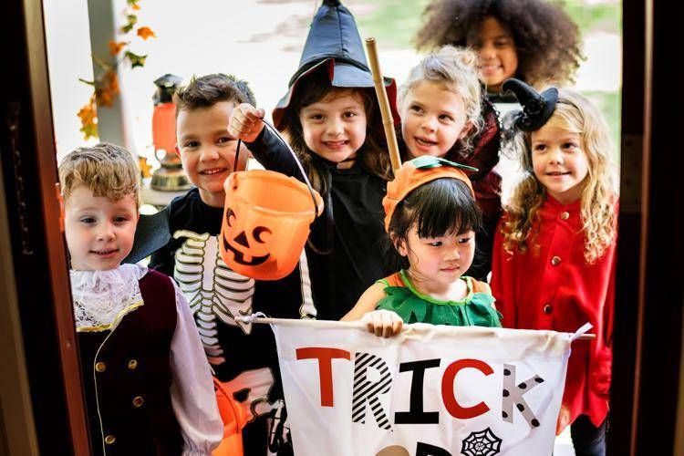 Per Halloween sì a trucchi e maschere ma occhio alla salute, i consigli del pediatra