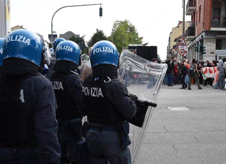 Scontri tra manifestanti pro Pal e forze dell'ordine a Torino, repertorio (Fotogramma/Ipa)