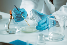 Laboratorio di microbiologia - Canva