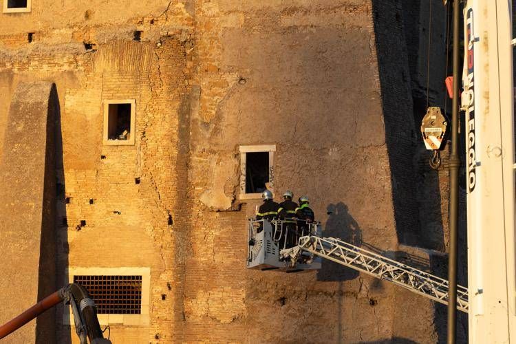 Soccorsi alle Torre dei Conti - (Ipa)