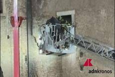 Torre dei Conti, operaio estratto dalle macerie: i soccorsi dei vigili del fuoco - Video