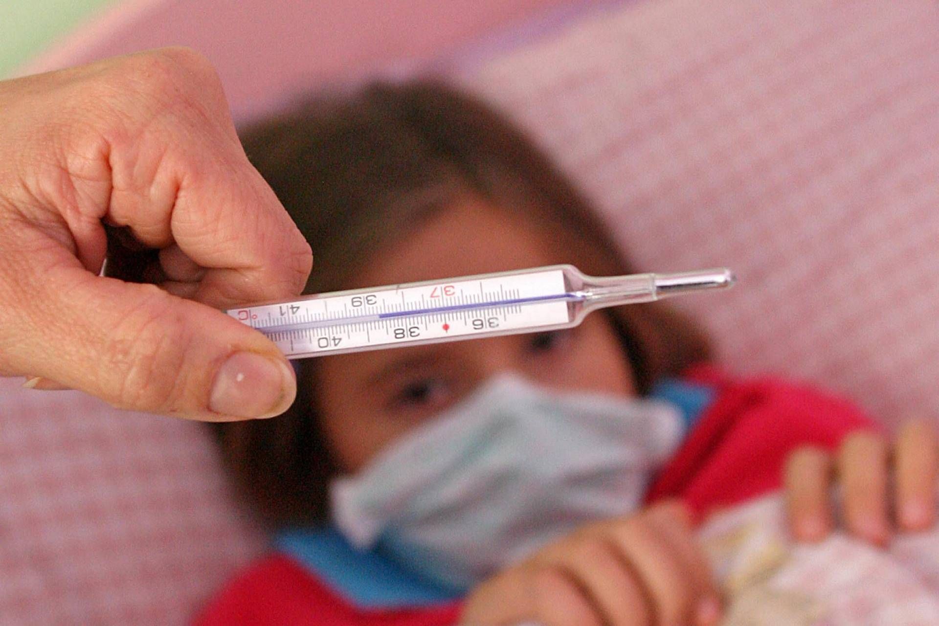 Influenza, il pediatra: "Bambini sempre i più colpiti, per loro virus non banale"