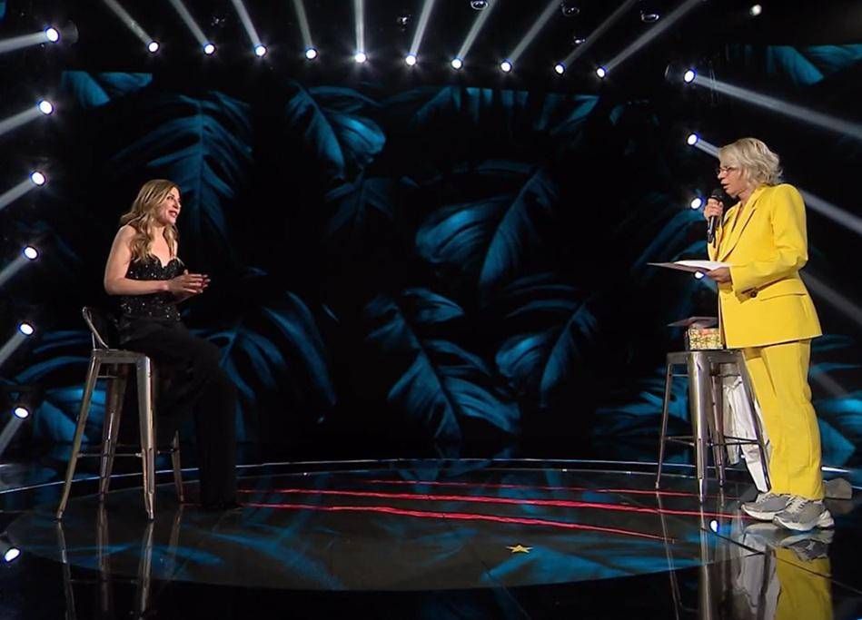 A 'Belve' Fagnani diventa medico, la gag con Maria De Filippi