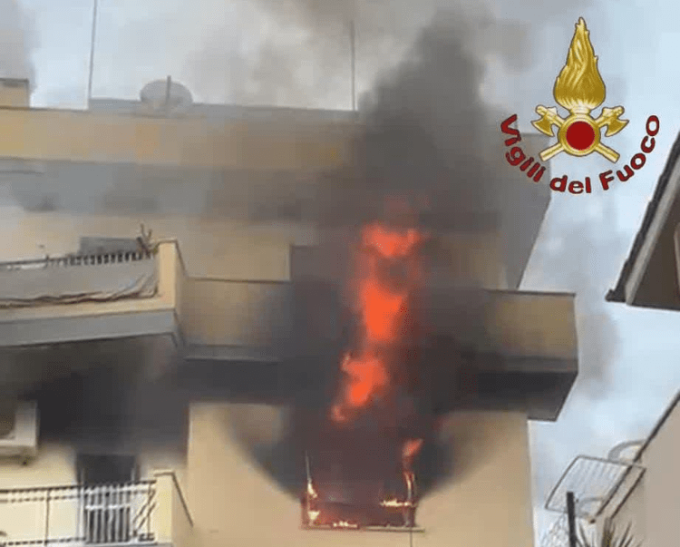 Roma, incendio in appartamento in via Battistini: nessun ferito