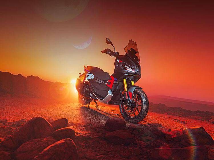 Gruppo Piaggio EICMA 2025: le novità Aprilia, Moto Guzzi e Vespa