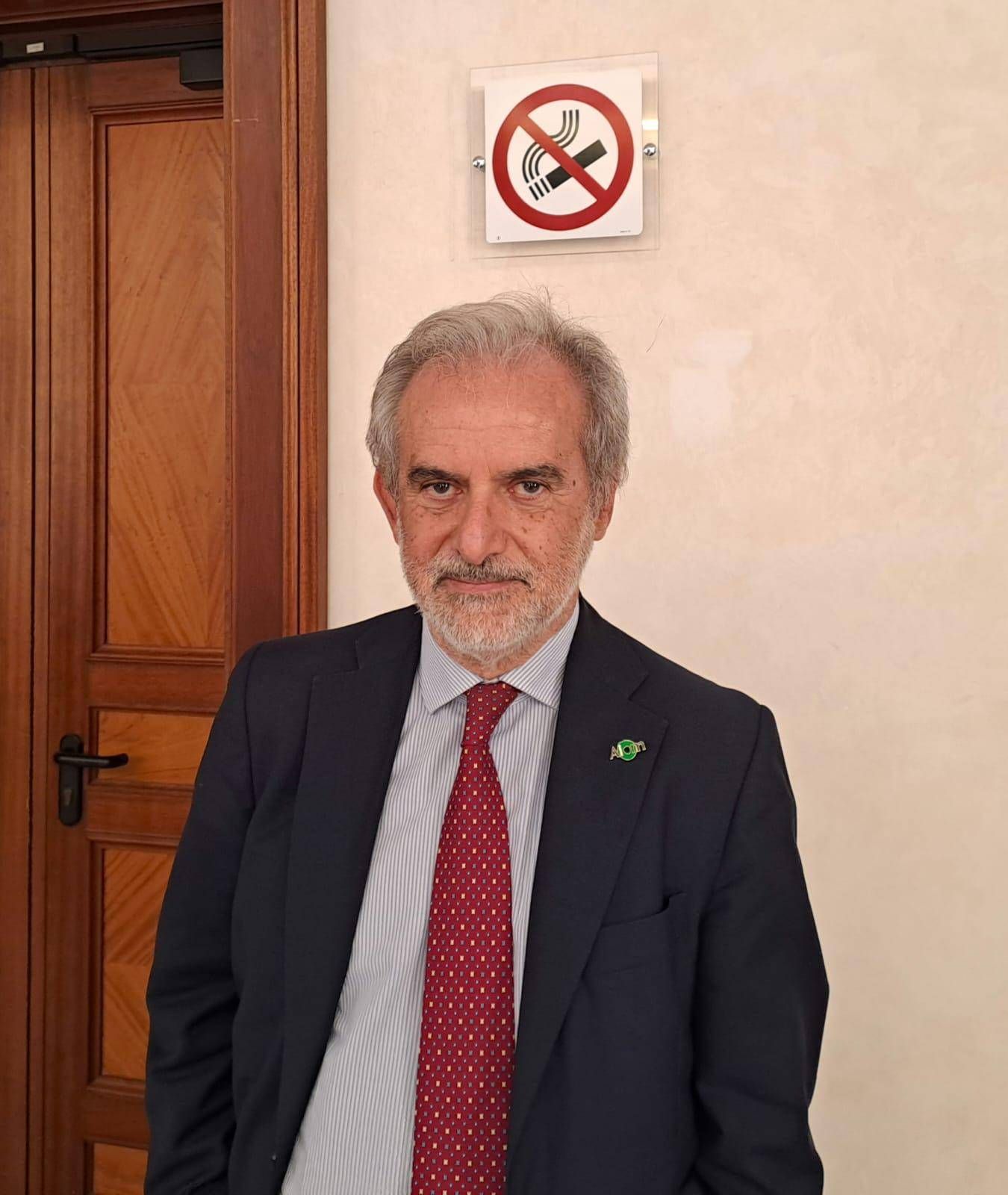 Fumo: Perrone (Aiom), 'in Italia causa 93mila morti l'anno, strage che costa a Ssn 25 mld'