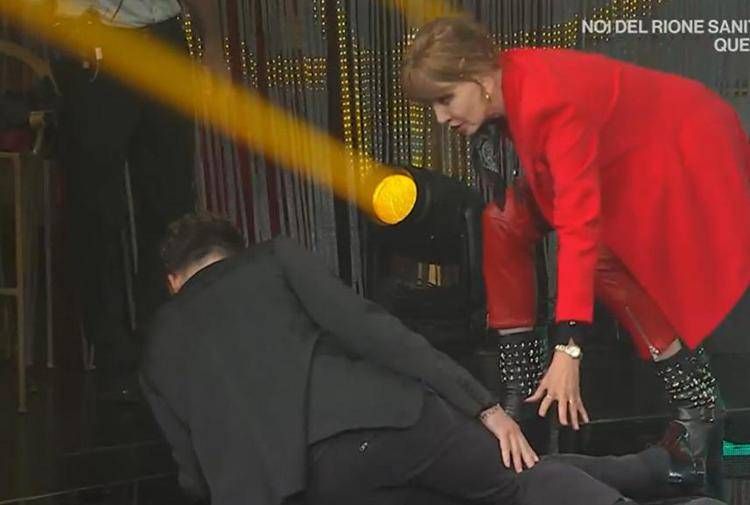 aloia_fi image Carlo Aloia a terra