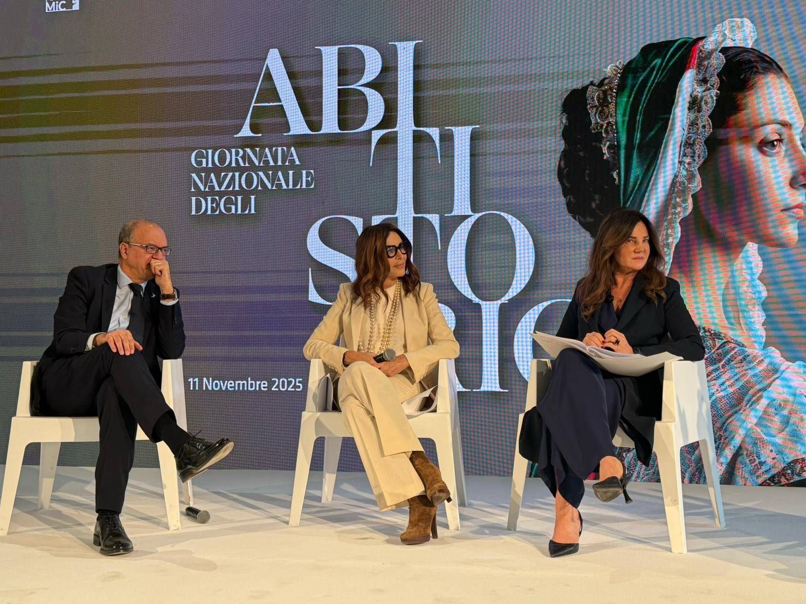 Moda, Santanchè: "In epoca virtuale abito storico nostra identità"