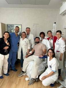 Il team del Gemelli con il paziente