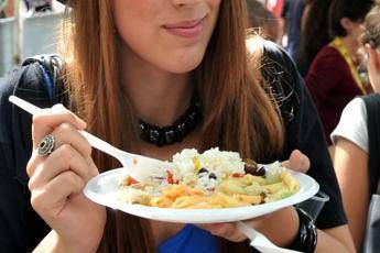 Cosa cercano gli stranieri in Italia? Lo svela il rapporto sul turismo enogastronomico 2025