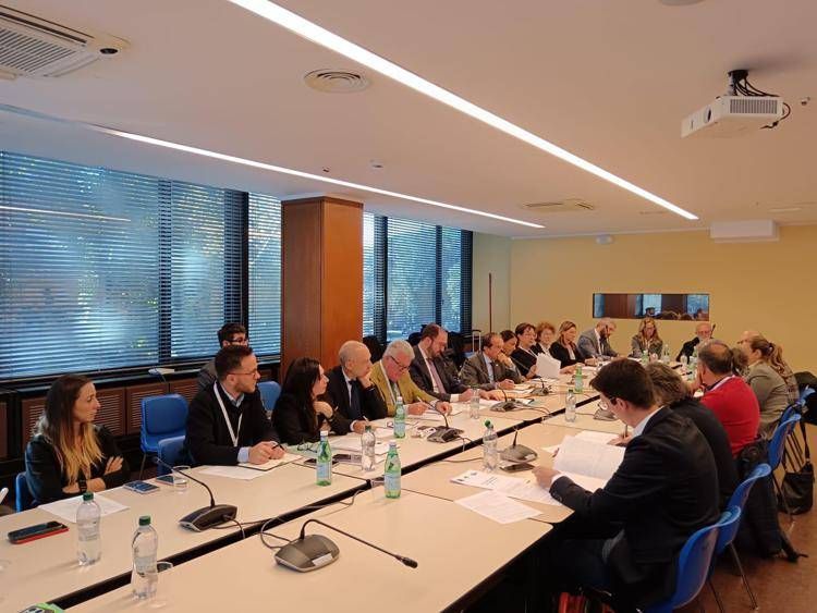 Contratti, al via trattativa per rinnovo Ccnl lavanderie industriali