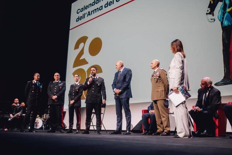 Carabinieri, calendario 2026 in stile pop per raccontare gli eroi del quotidiano