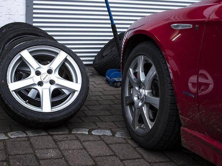 Gomme invernali e catene da neve: cosa dice la normativa