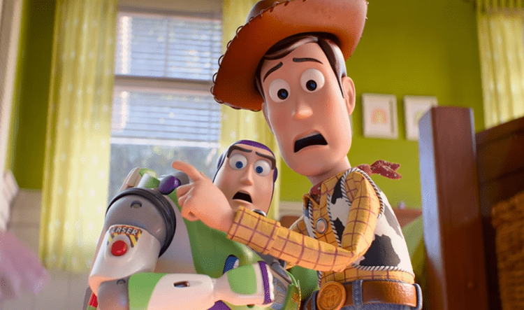 Woody e Buzz Lightyear in una scena del primo trailer di 'Toy Story 5'